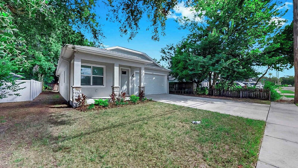 Cozy Downtown Tampa Retreat