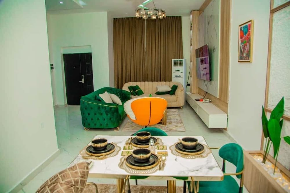 Aviv Luxury Homes