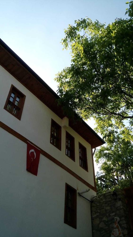 Melek Hanim Konagi