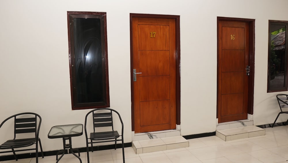 Jazz Room Kampung Inggris Syariah, Pare - 11
