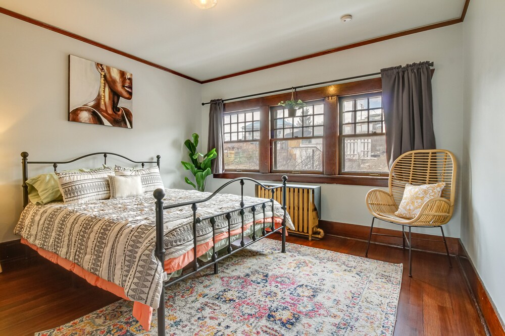 Classic Butte Vacation Rental w/ Mountain Views! view 4