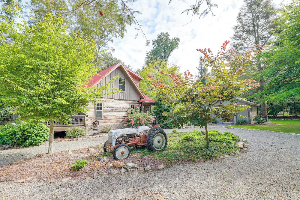 Hike, Leaf Peep & More: Sleek Cabin in Weaverville