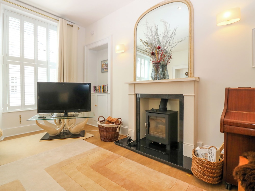 1A Carmelite Street