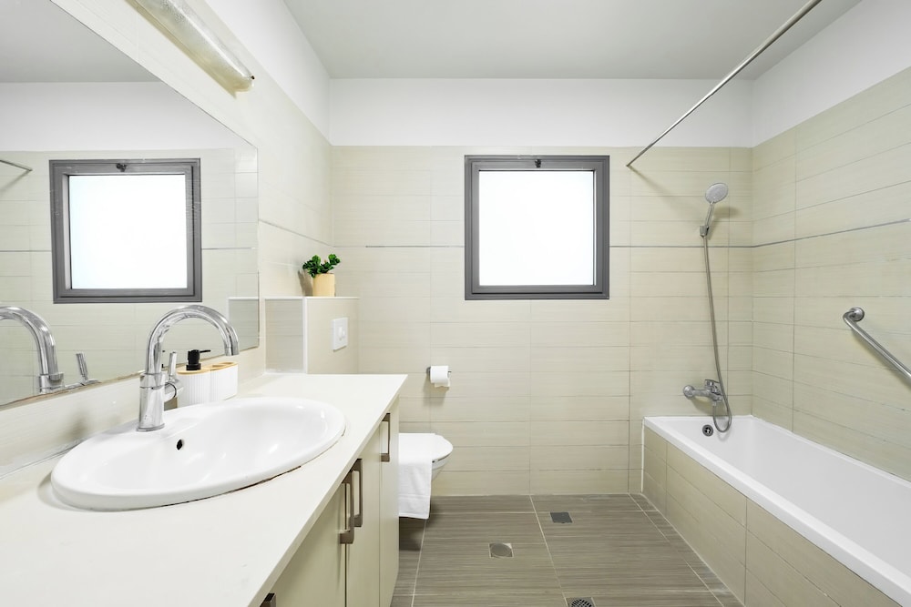 Tranquil Galilee Retreat by Sea N' Rent