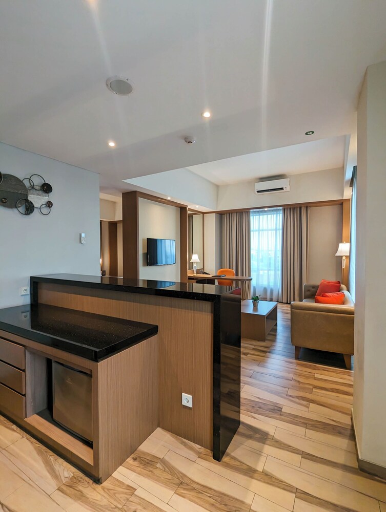 Astanaraya Suites Hotel