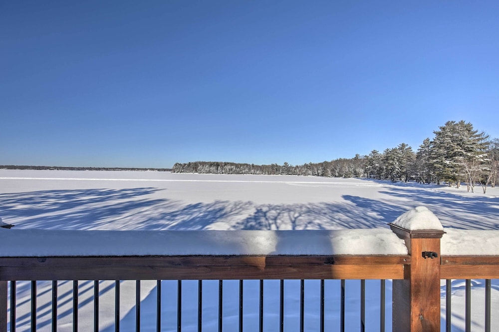 Lakefront Cabin w/ Proximity to Attractions!