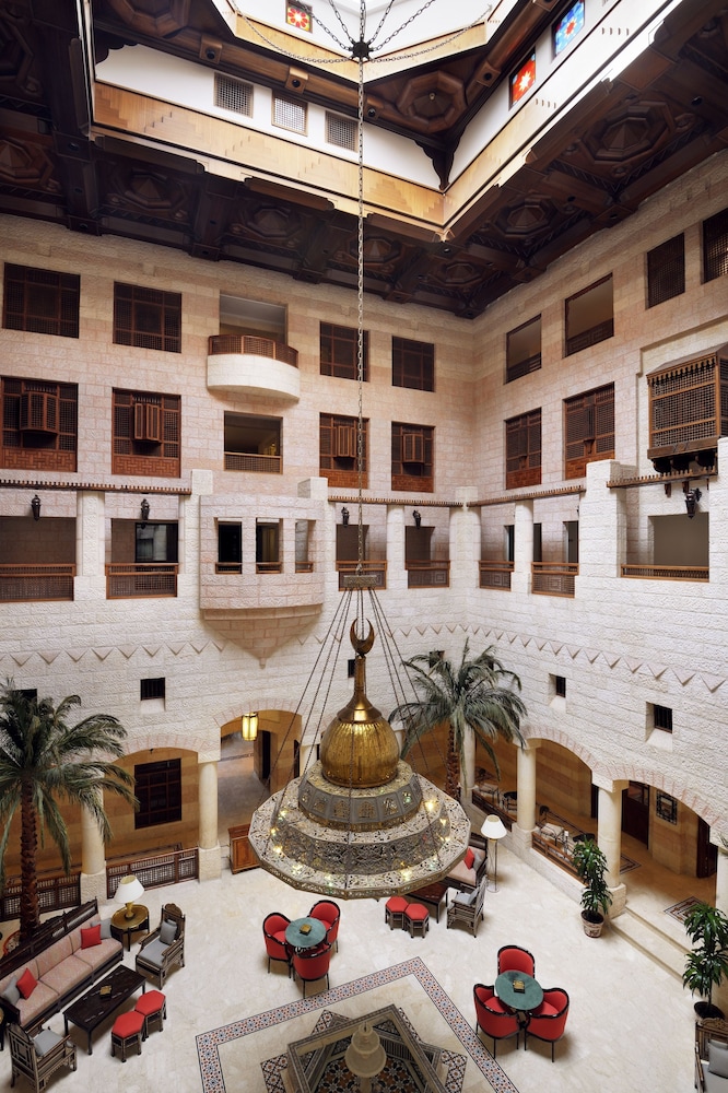 Mövenpick Resort Petra - Image 2