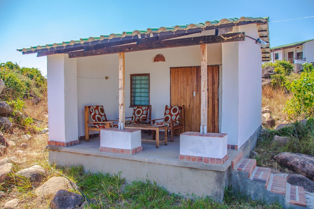 Ulisa Bay Lodge view 3