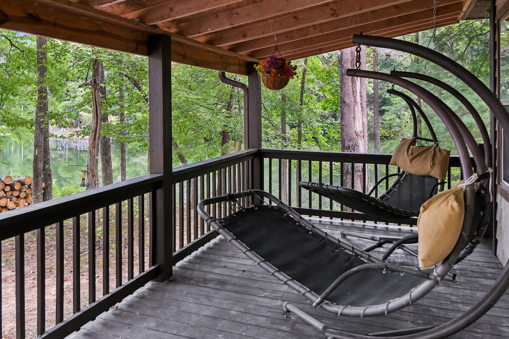 Cozy Cove Escape - Lakeside Retreat 3 Bedroom Cabin