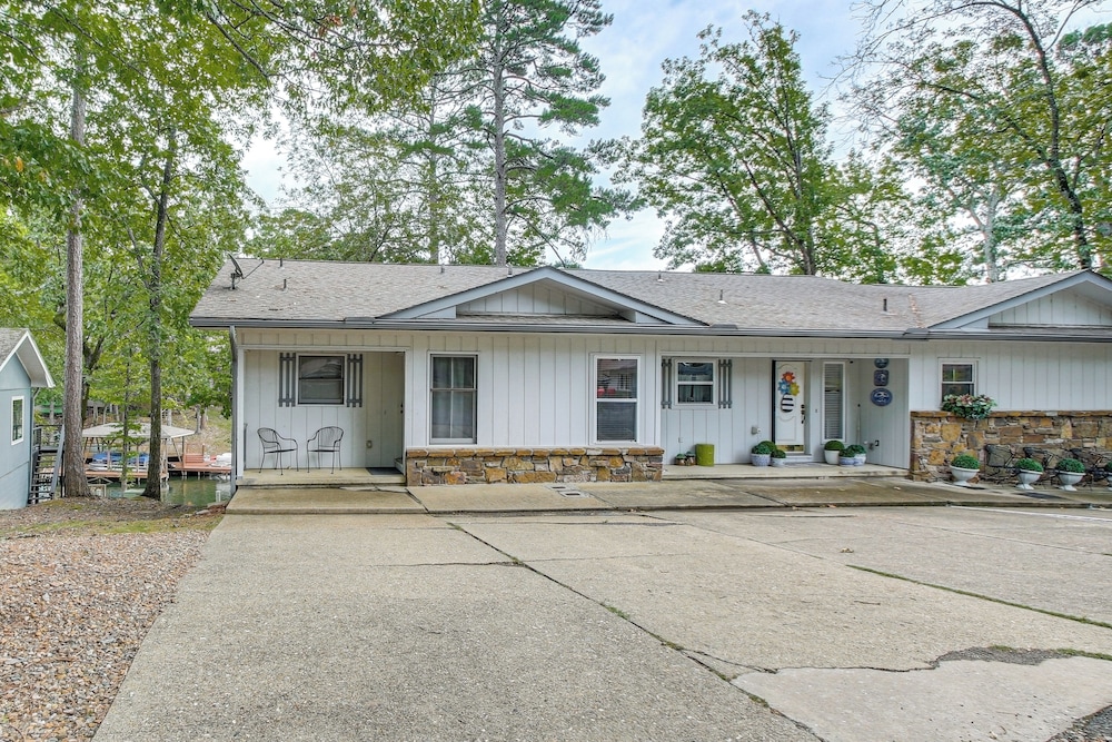 Lake Desoto Townhome: Swim Dock, Pets Welcome!