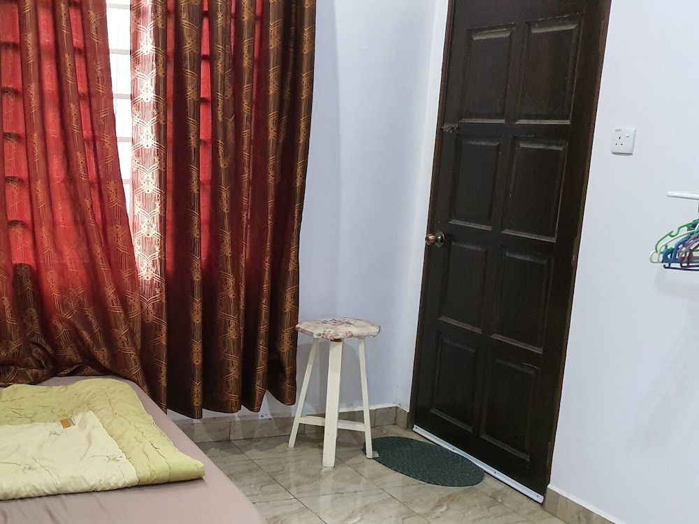 OYO Home 90496 Delima Homestay photo 6