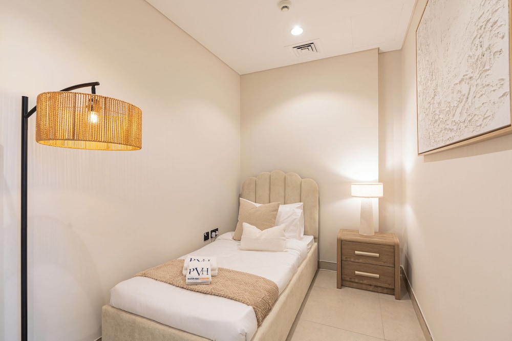 PVH - 1BR plus Single Bed - Golf Gate