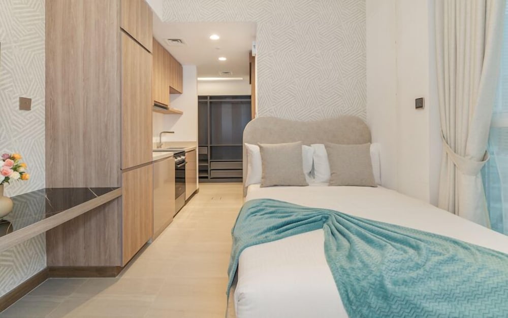 Charm Studio – Fully Furnished with Style
