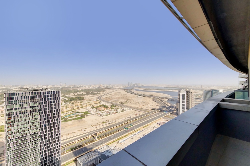 GreenFuture - Super Chic Condo With Incredible Cityscape Views