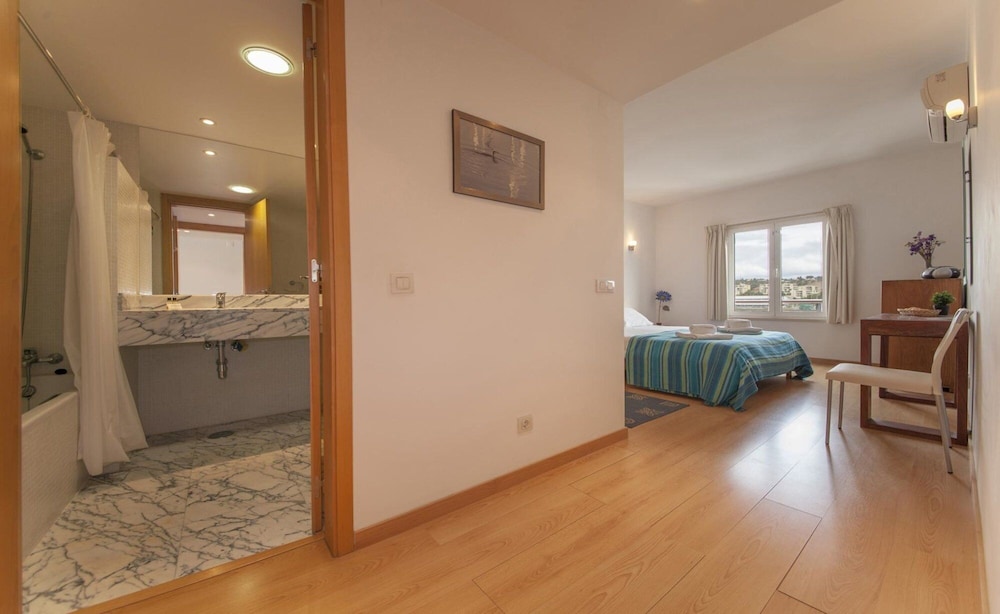 B40 - Dom Manuel Apartment view 2