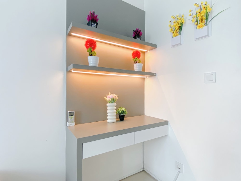 Cozy Neutral 2Br Apartment At Transpark Juanda Bekasi Timur