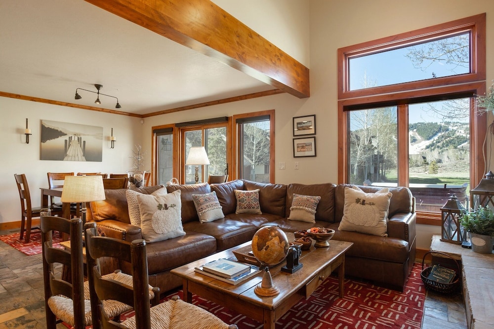Deer Lake Village at Deer Valley Resort - Four Bedroom Condo with Hot Tub #2477 4 Condo