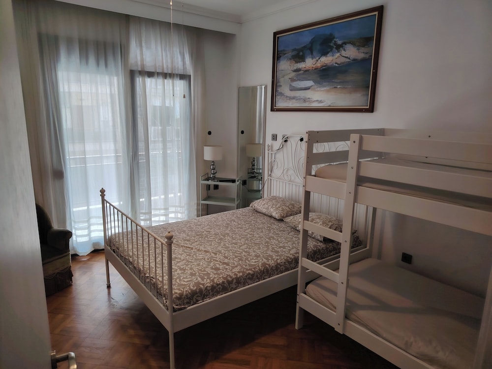 Olgas Luxury Apartment With 4 Bedrooms