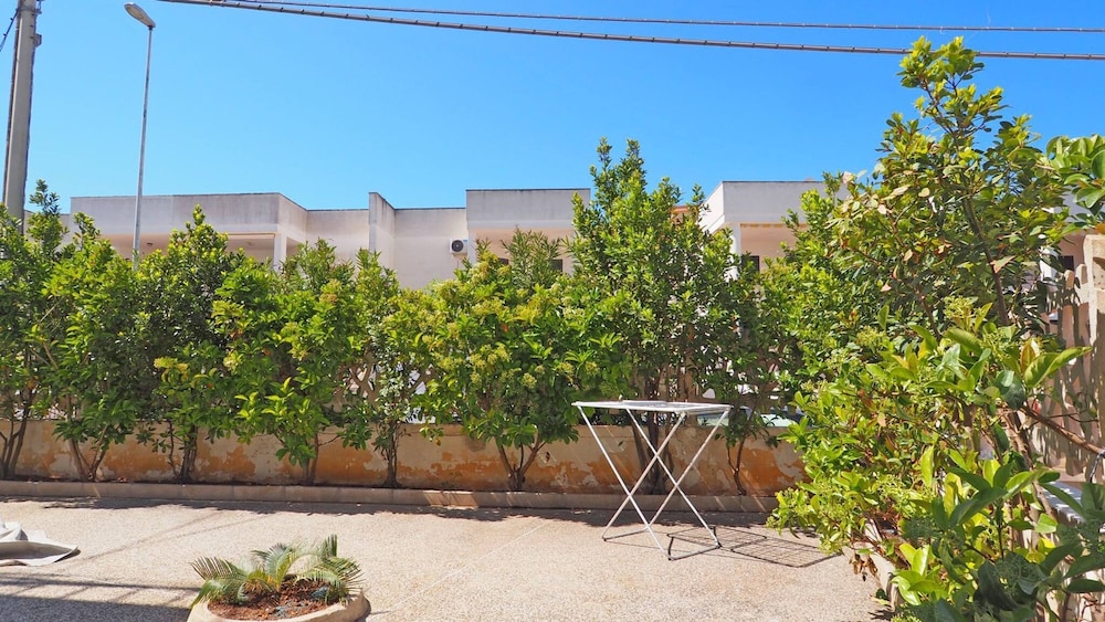Mimosa - House 5 Places 2 Bedrooms on the Beach