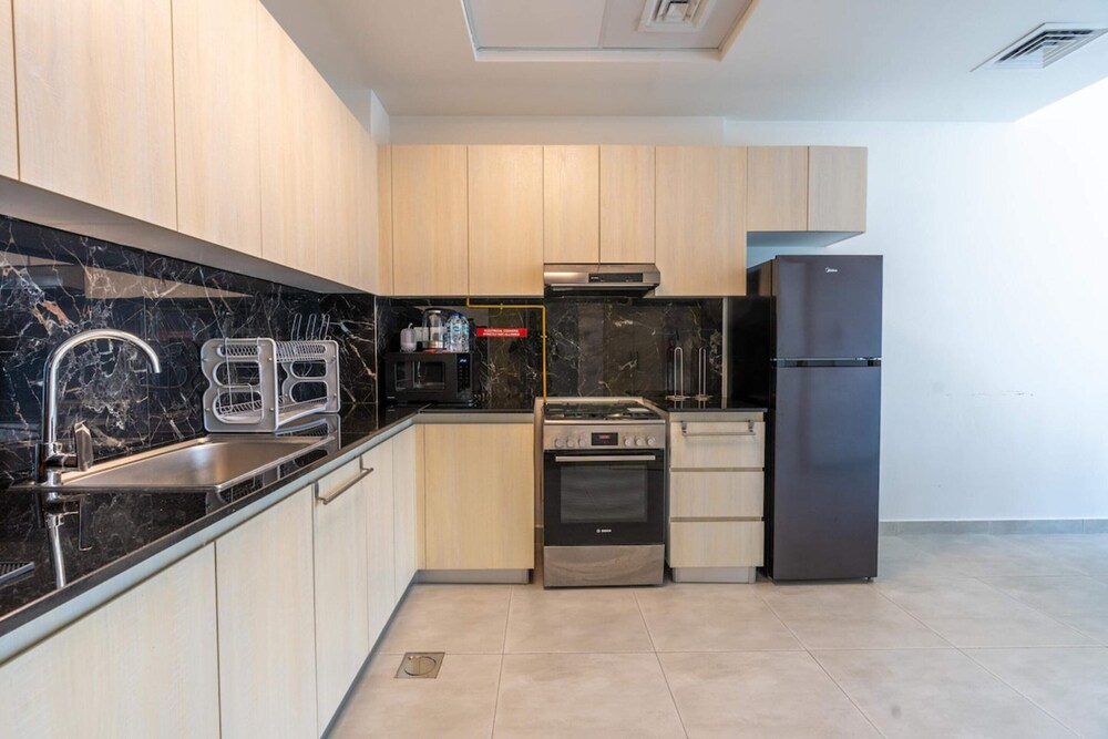 Bright & Spacious 1BD Flat With Balconydubai JVC