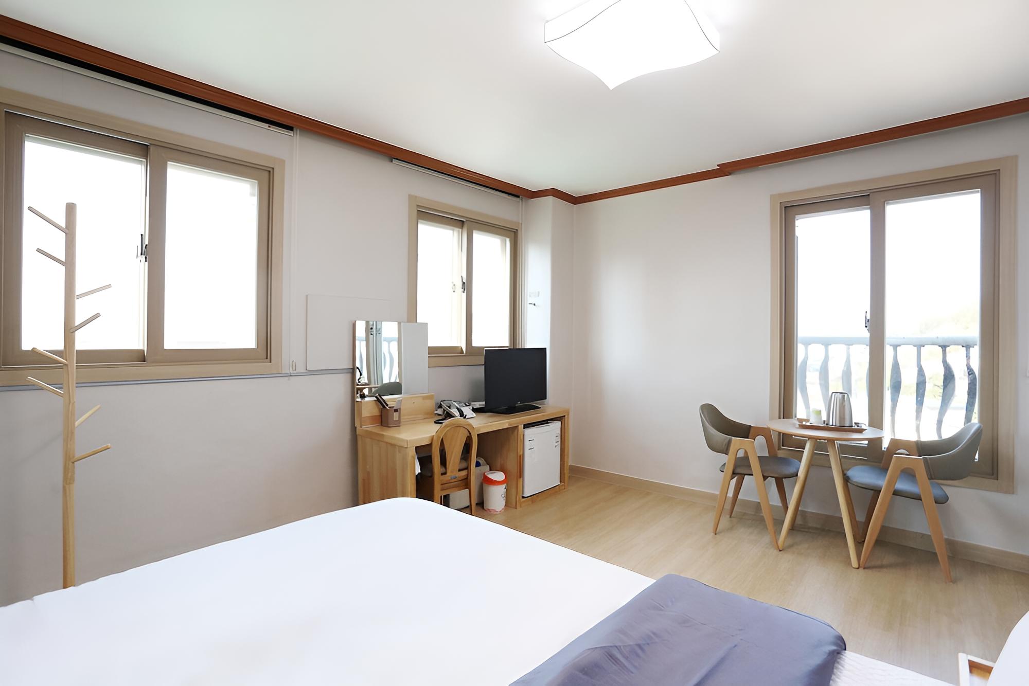 Oceanview Motel Sokcho view 3