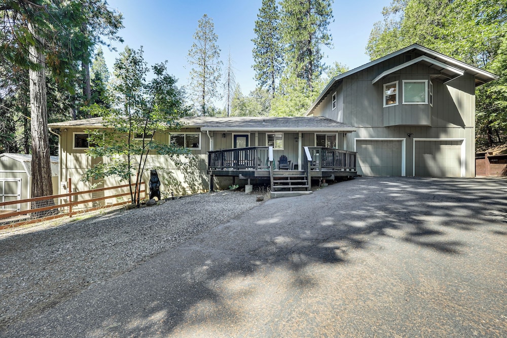 'the Cub House' w/ Hot Tub & Arcade in Arnold! view 5