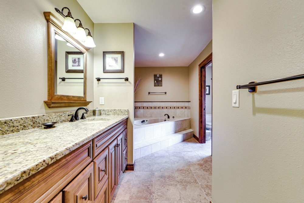 Private Sauna & Mtn Views: Keystone Townhome!
