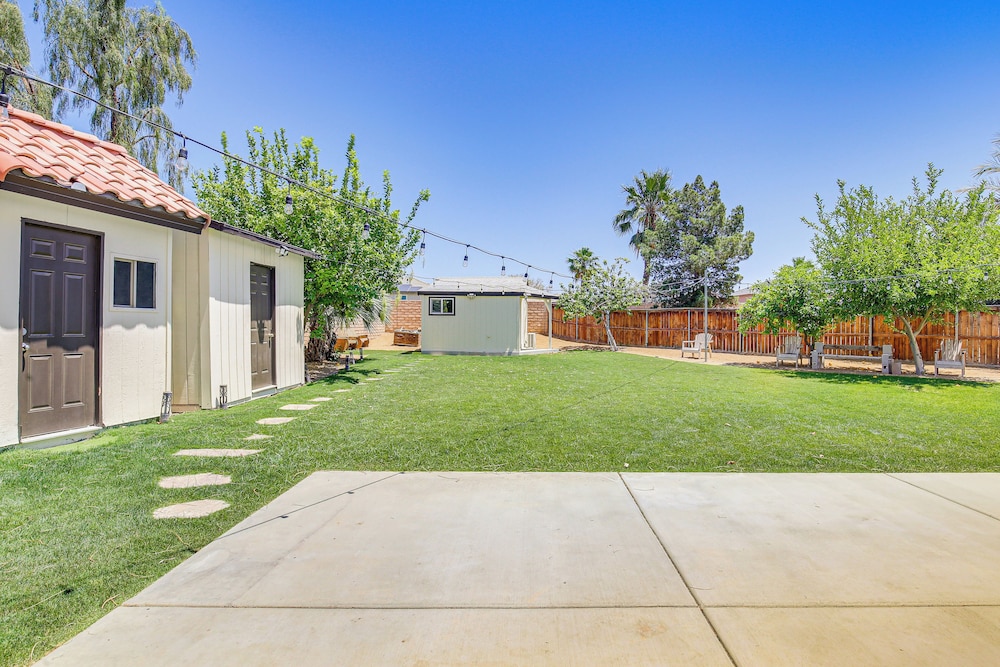 3 Mi to Coachella: Quaint Studio w/ Shared Yard!