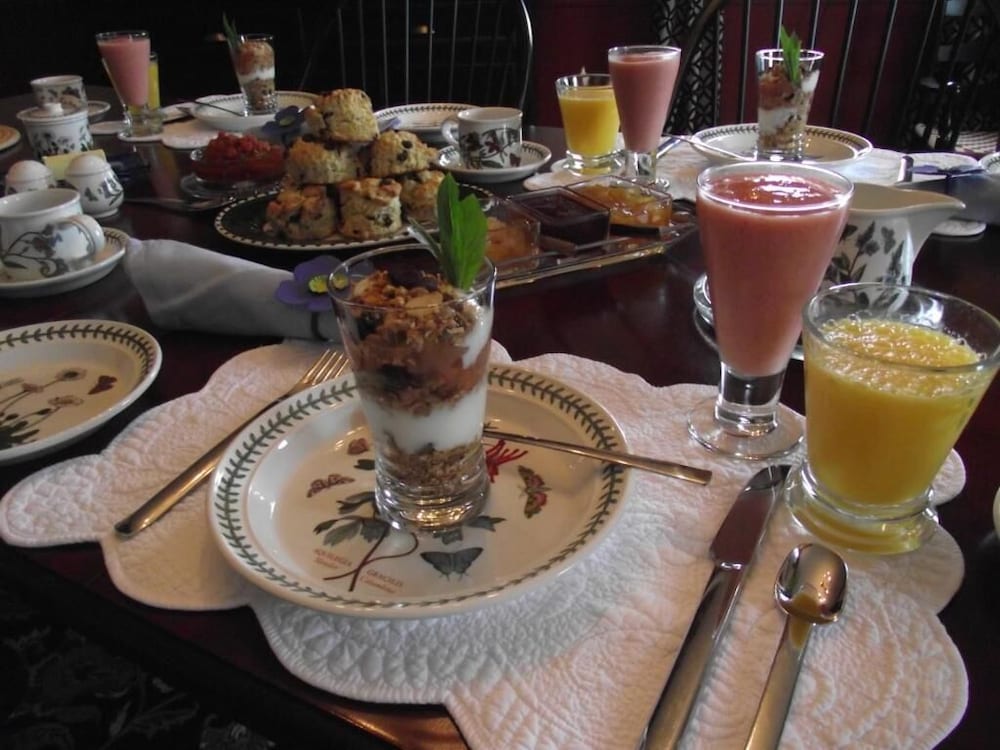 Bailey House Inn