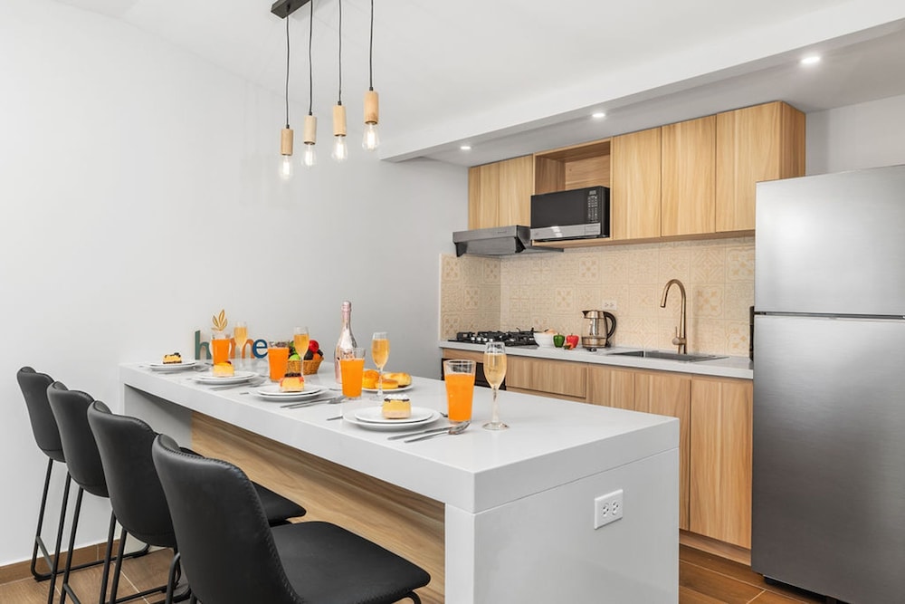 Brand NEW 2br1ba w Privatepool in Amazing Location