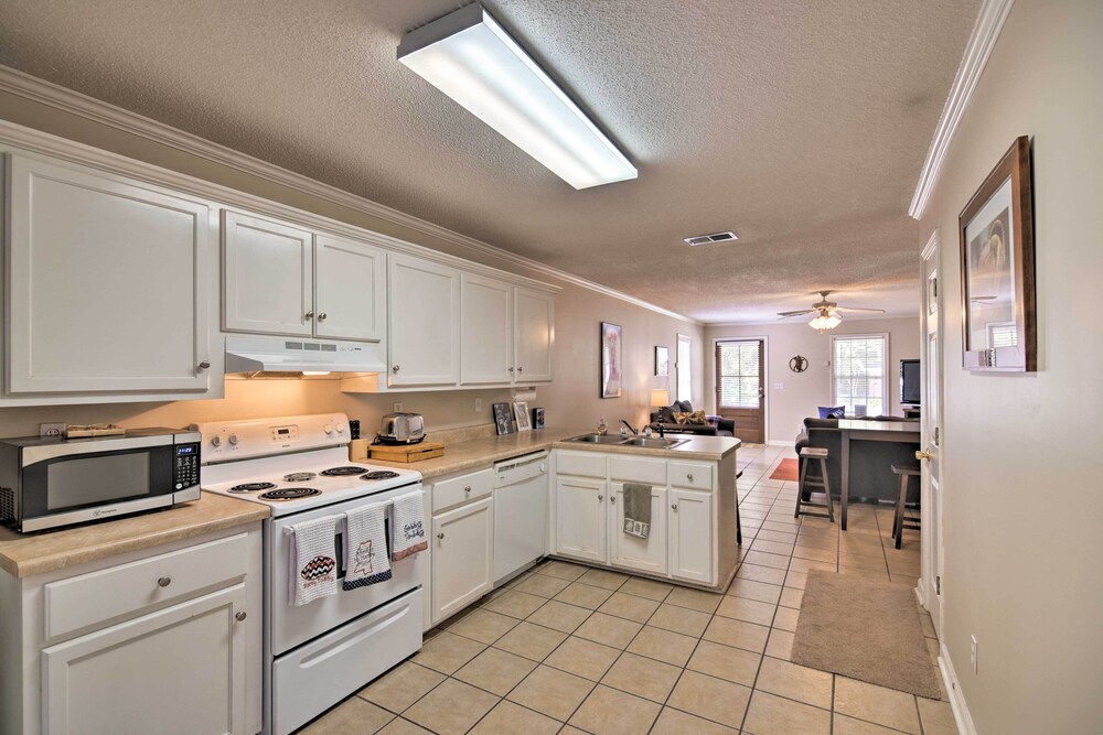 Oxford Vacations - Charming Oxford Home  1 Mi to Ole Miss Campus - Property Image 17