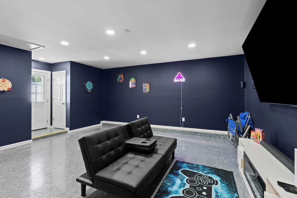 Stylish Panama City Home w/ Pool, Tiki Bar, & Walkable Beach Access