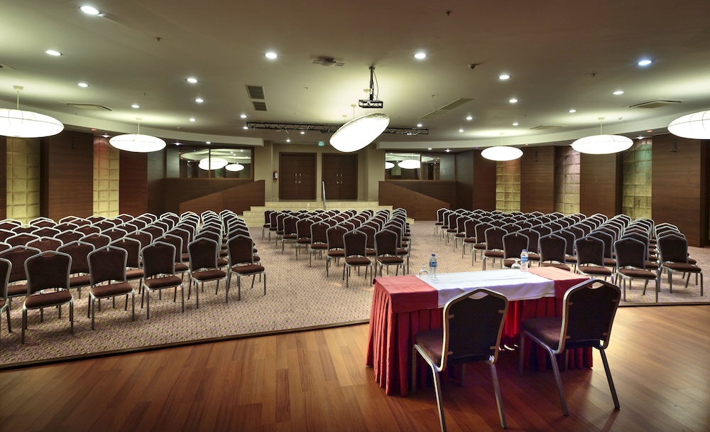 meeting & event spaces