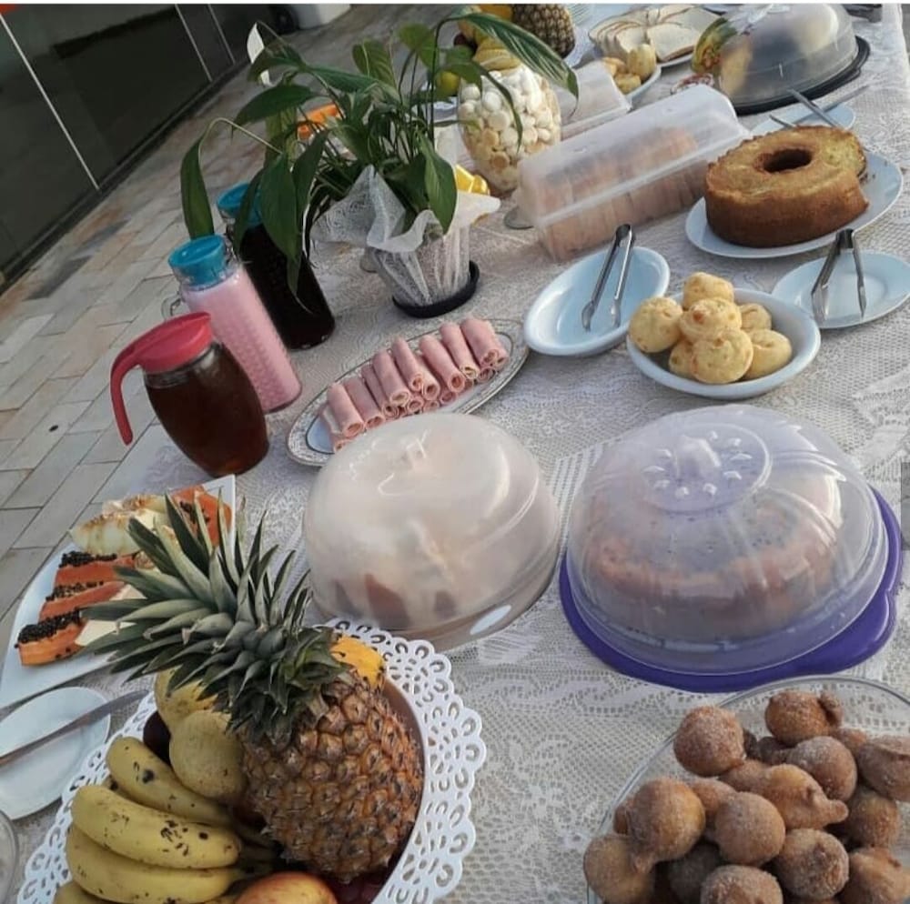 Food & Beverage