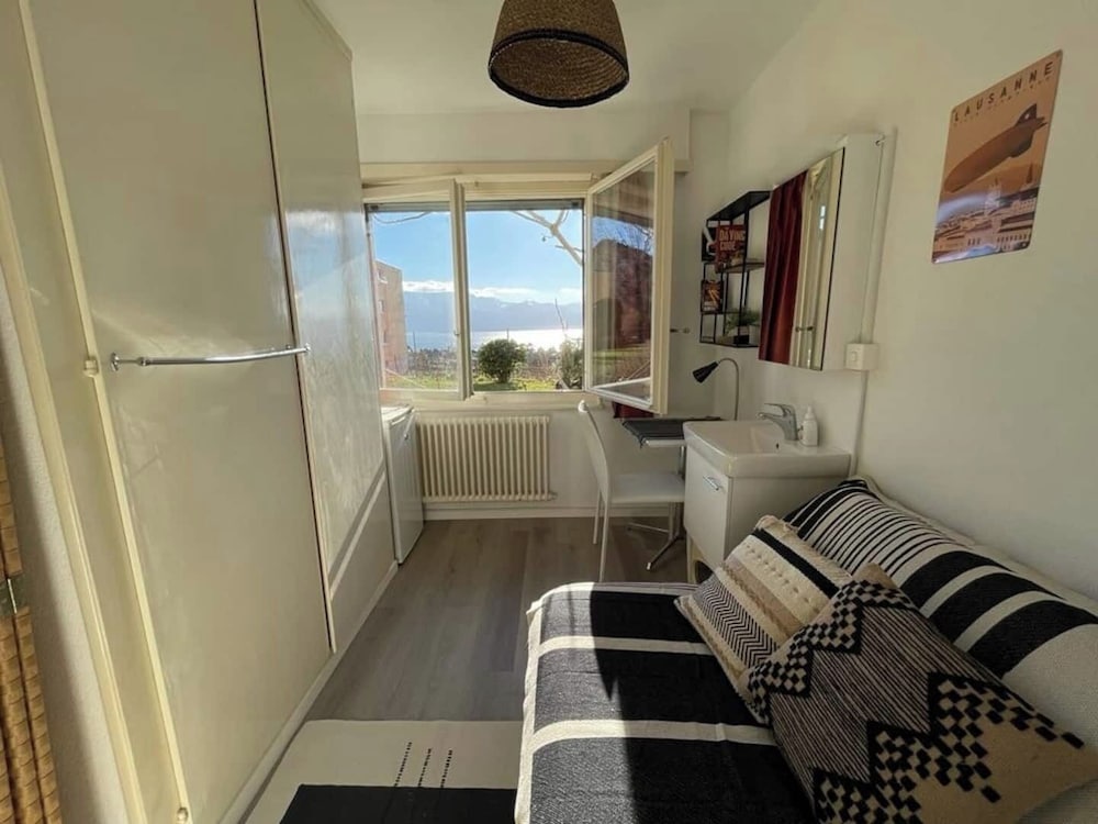 Room-independent Room With Stunning View