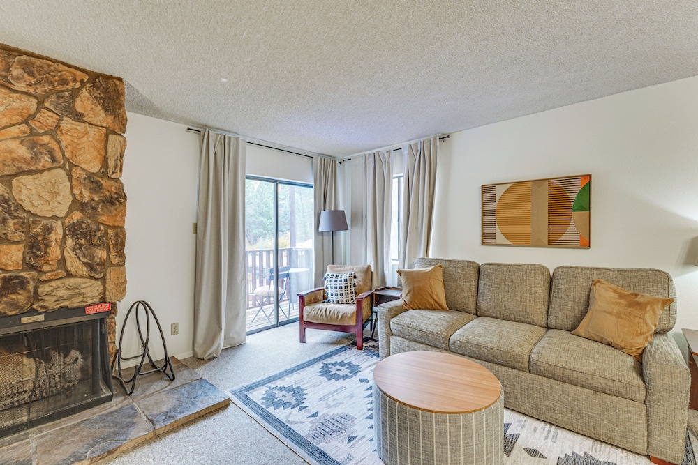 Easy Red River Ski Access! Outdoor Adventure Condo