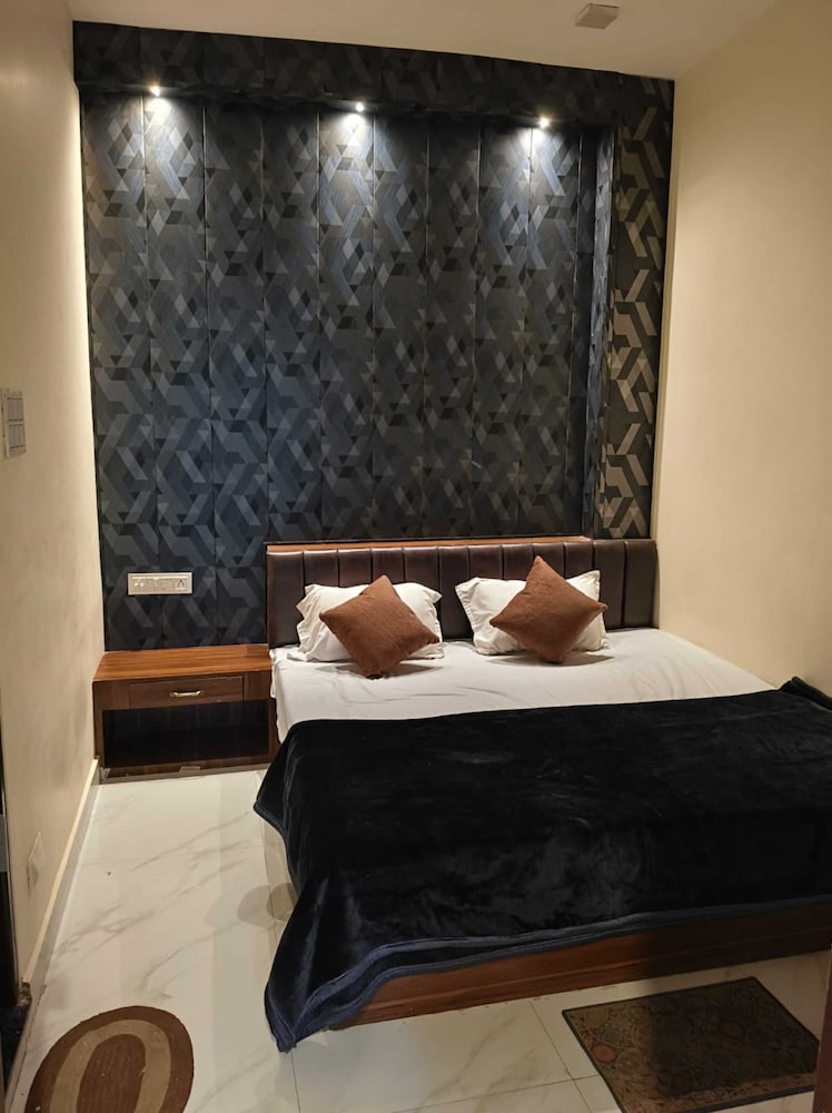 Manglam Guest House