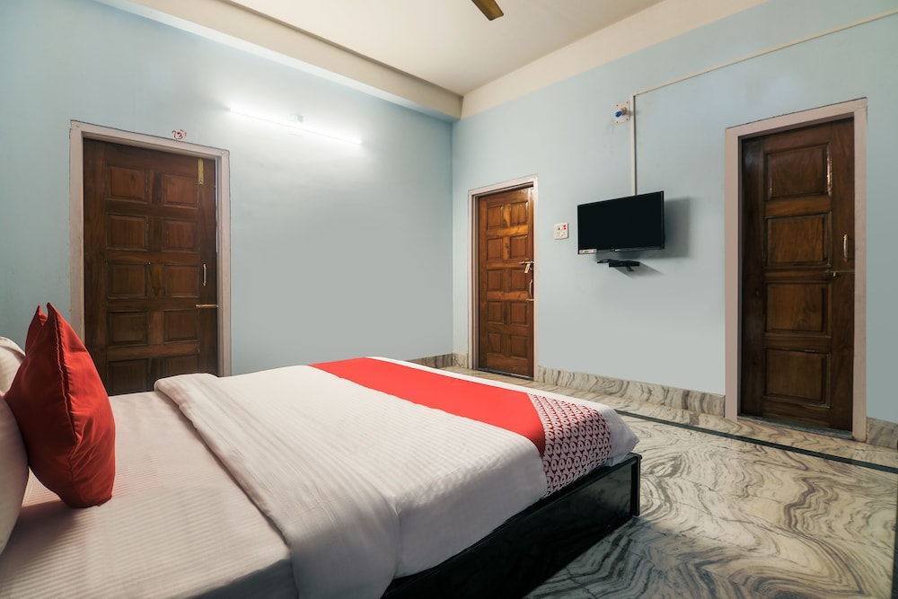 OYO 17077 Elegant Guest House