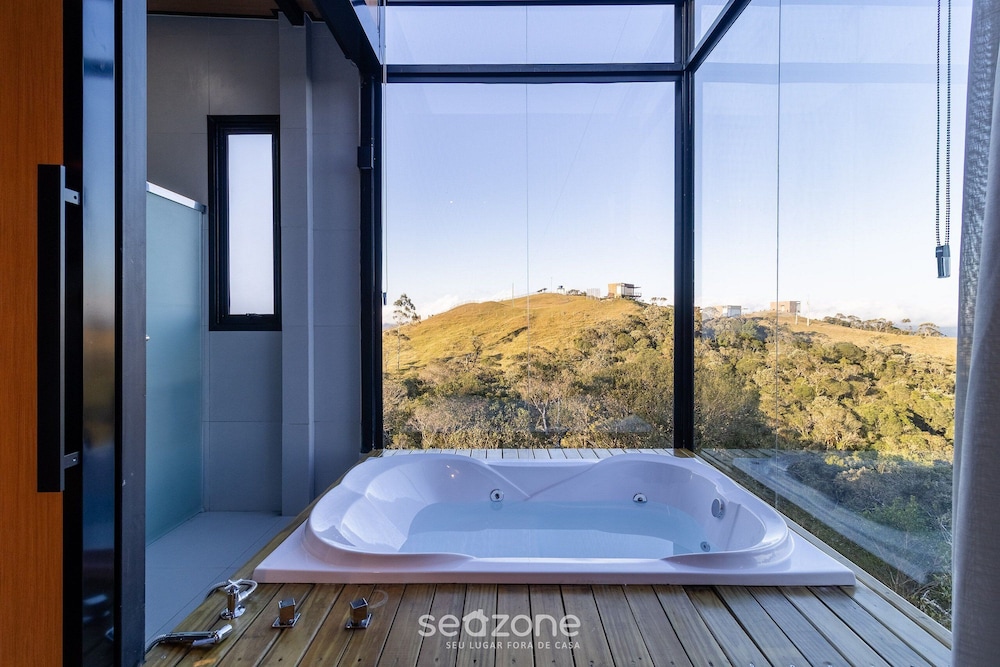 Cabana jacuzzi e vista montanhas VST031