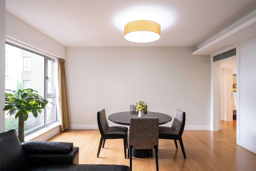 Tyms 3BR 2BA Apt Xujiahui Center