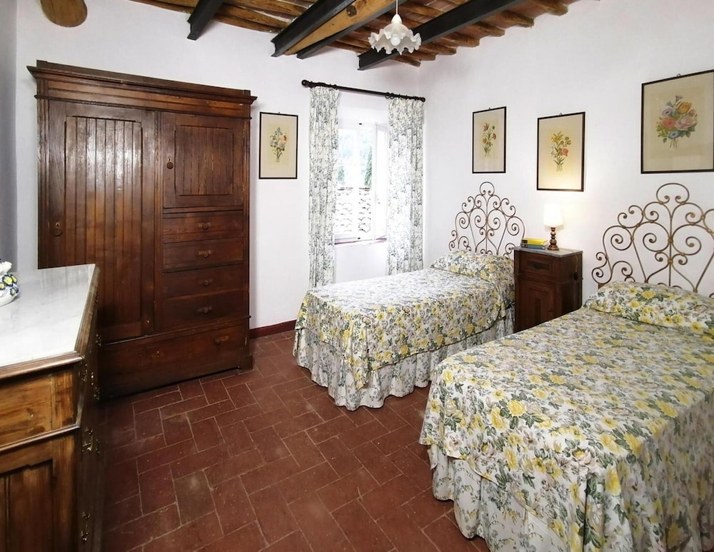 Charming House in Tuscany With Pool & Views photo 2