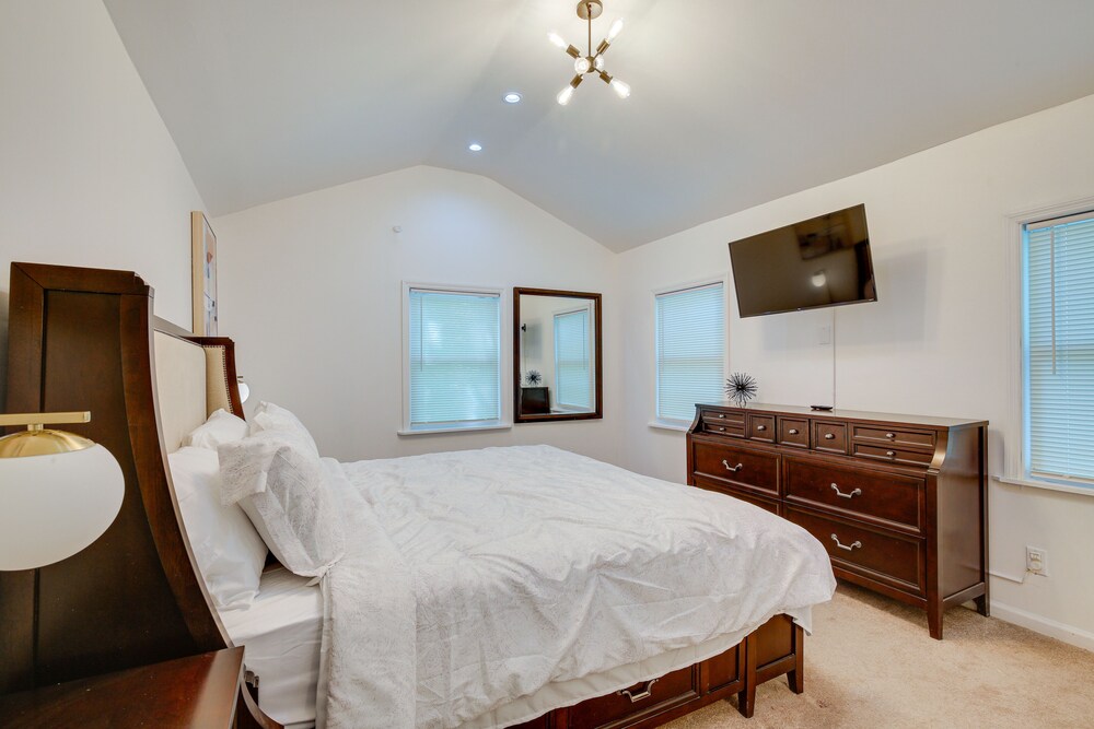 Monroe Vacations - Creekside Hudson Valley Retreat 4 Mi to Winery! - Property Image 21