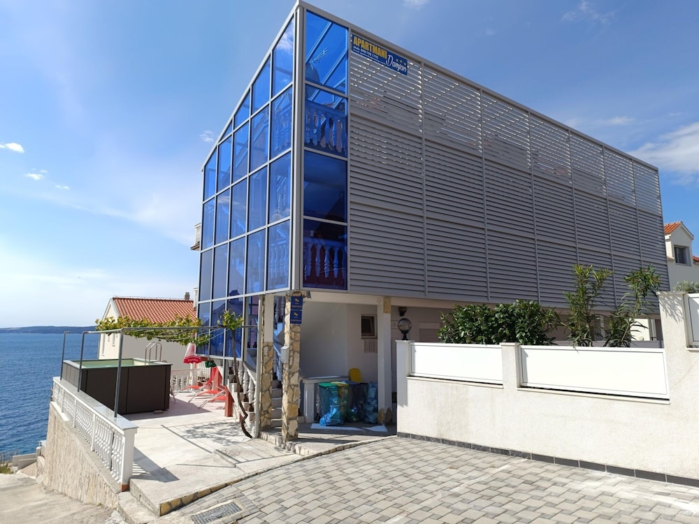 Comfy Holiday Home in Okrug Gornji near Trogir Center