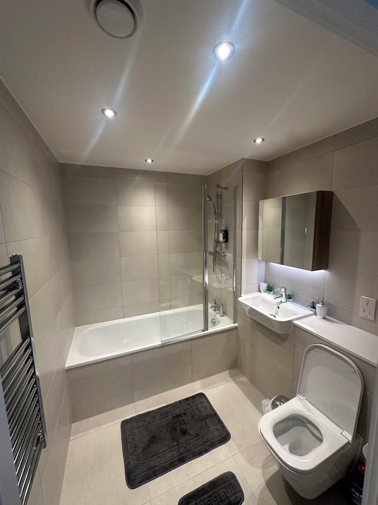 Skyview Elegance Luxury Top-floor Retreat