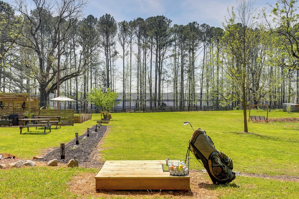 Georgia Farmhouse Studio w/ Hiking Trail