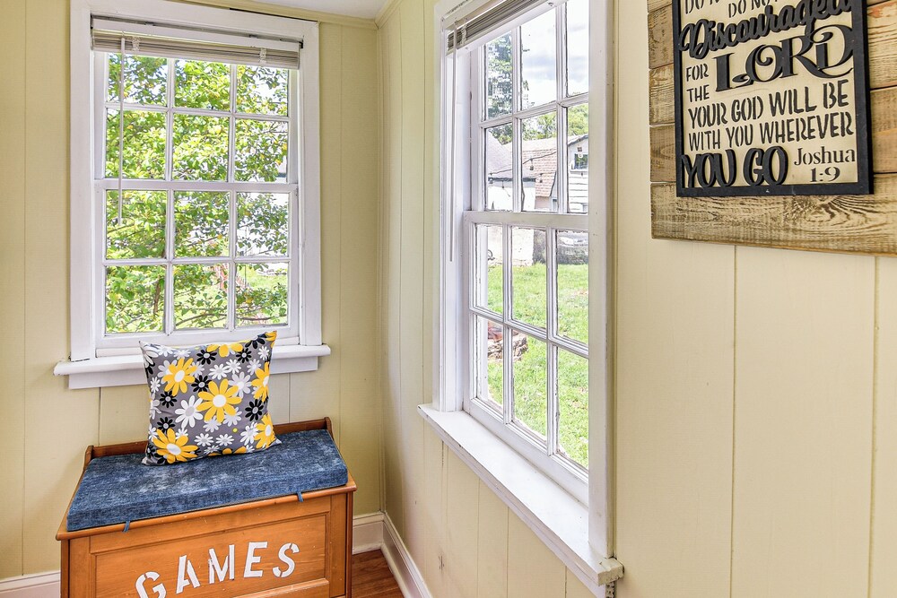 Near Nockamixon State Park: Telford Apt w/ Porch!
