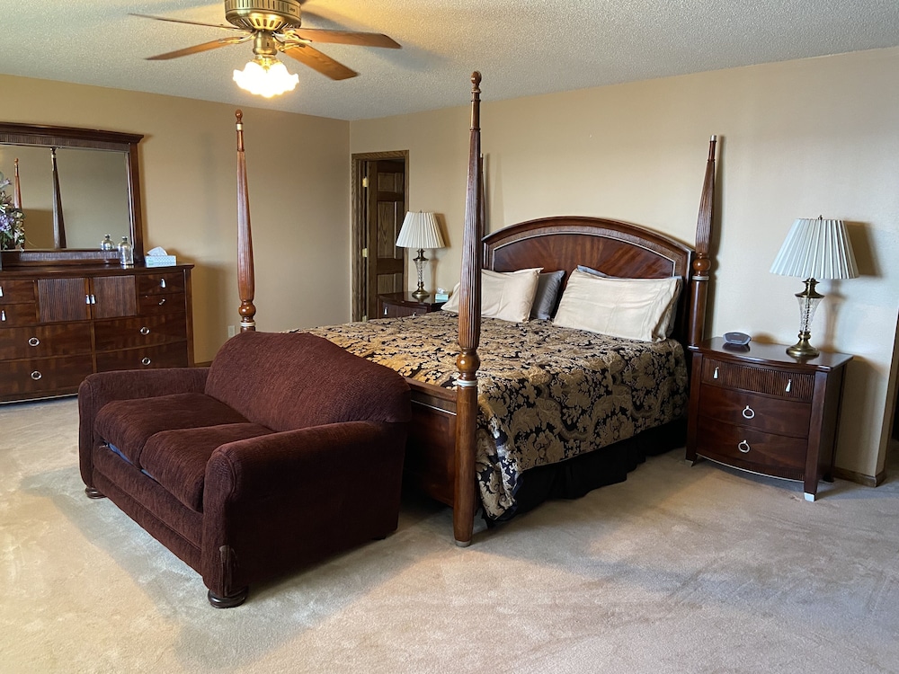 Horseshoe Bay Lodge
