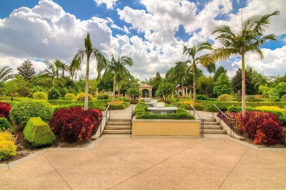 Charming Room Rentals in Southern Lakeland: Central & Cozy