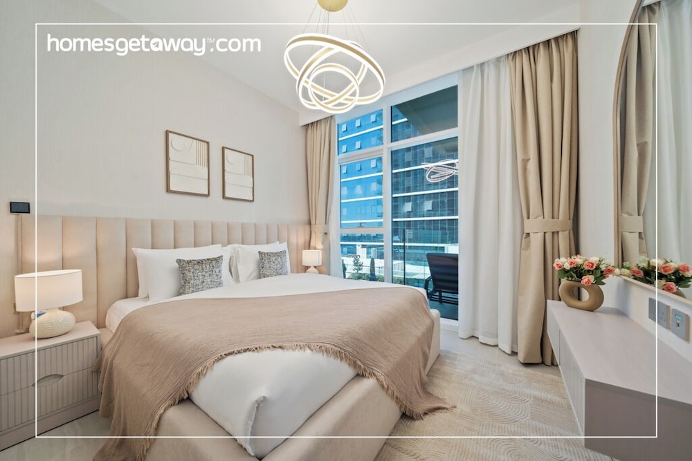 Modern 2BR – Canal-Side Elegance