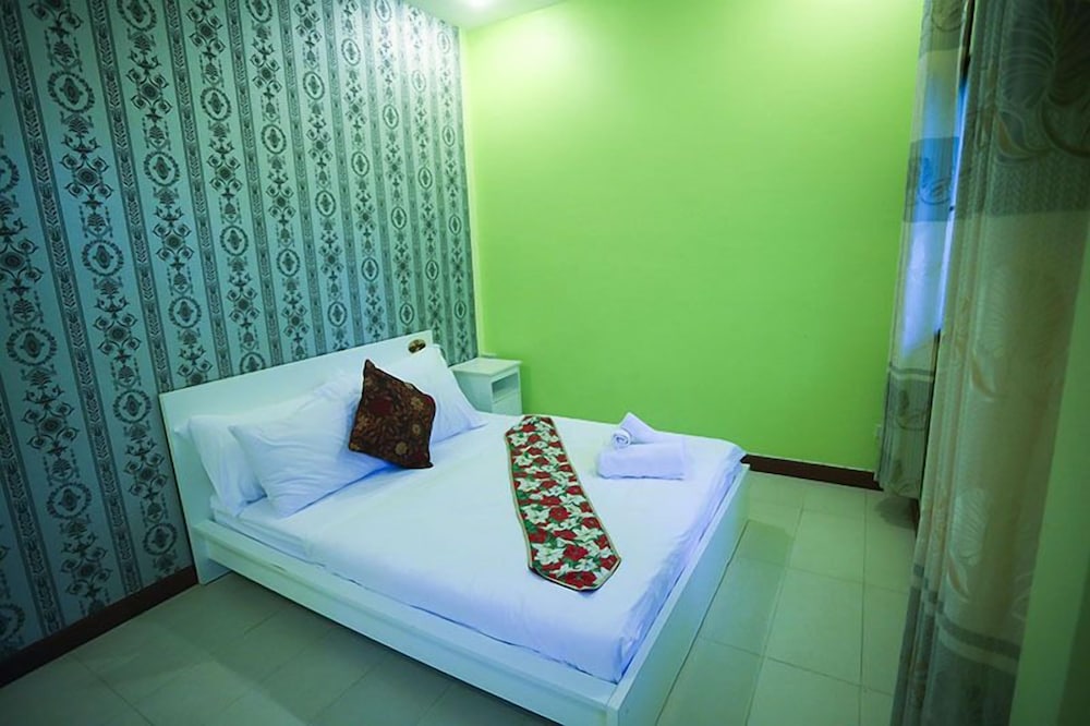 Phalaburi Resort by dreamhouse
